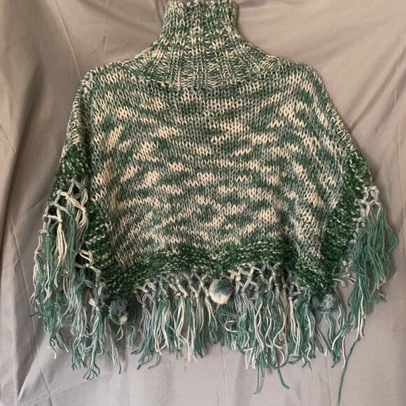 Lot of 3/scarves & 1 sweater/shawl - Picture 5 of 5